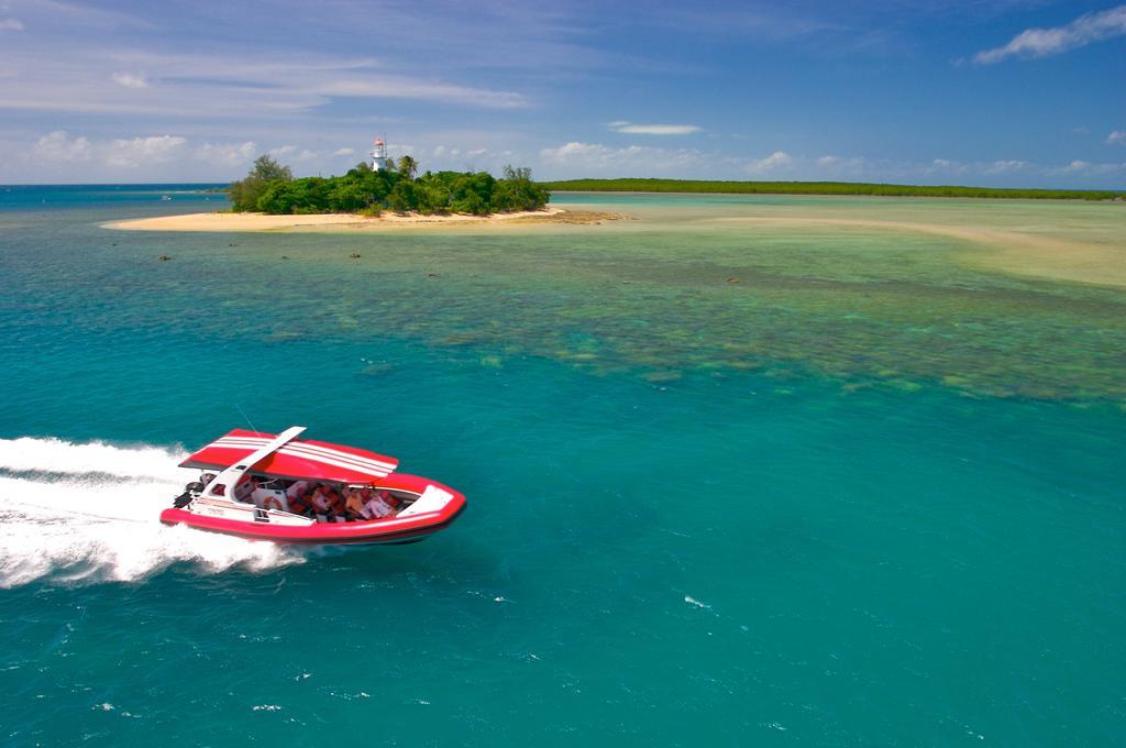 Martinique On Macrossan Aparthotel Port Douglas Kültér fotó